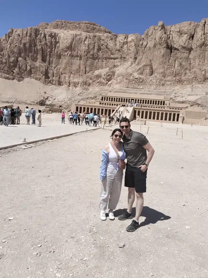 Travelers visiting Hatshepsut Temple with Canaria Travel